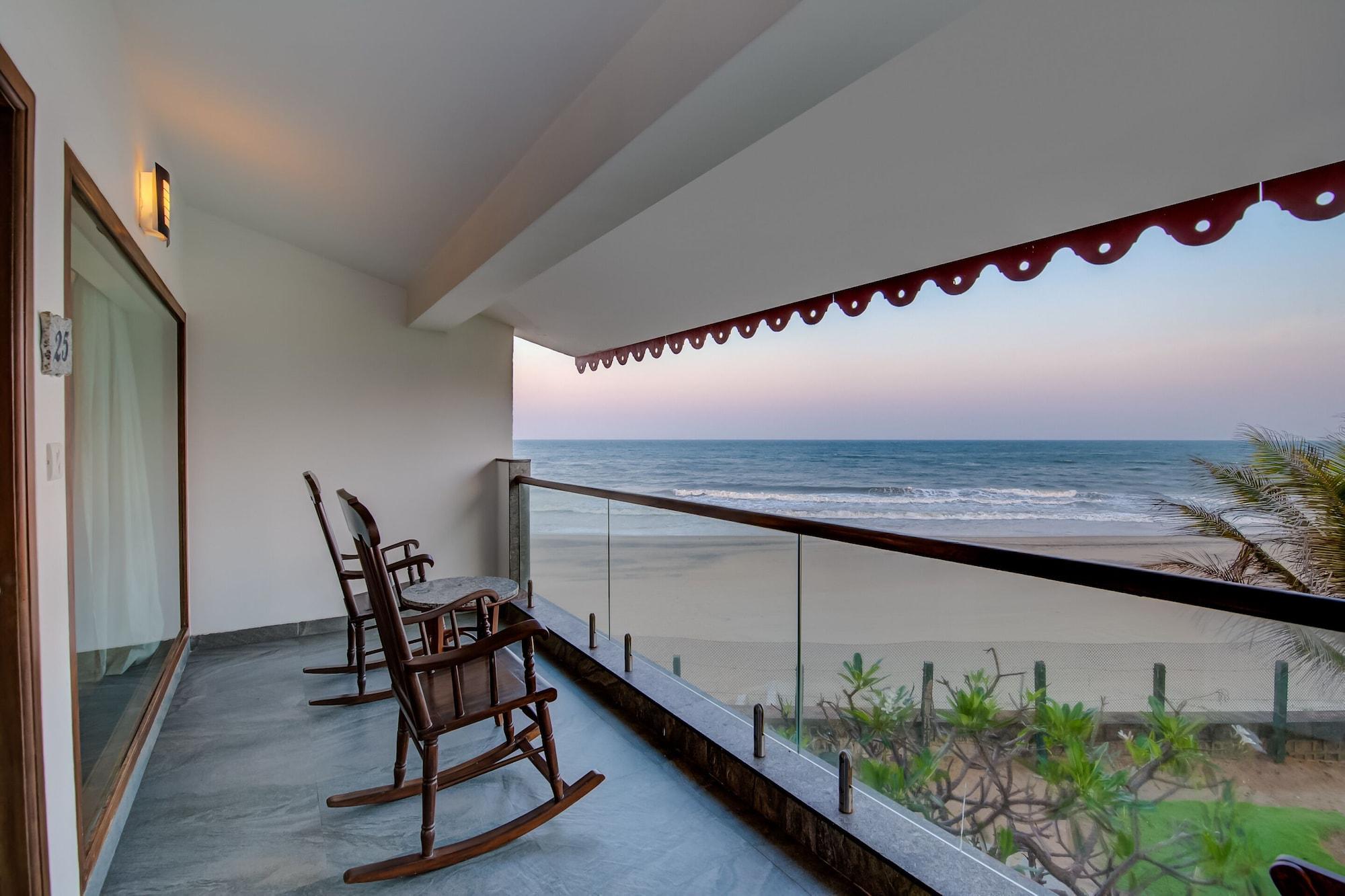Radisson Blu Resort Temple Bay Mamallapuram Экстерьер фото A balcony in a hotel