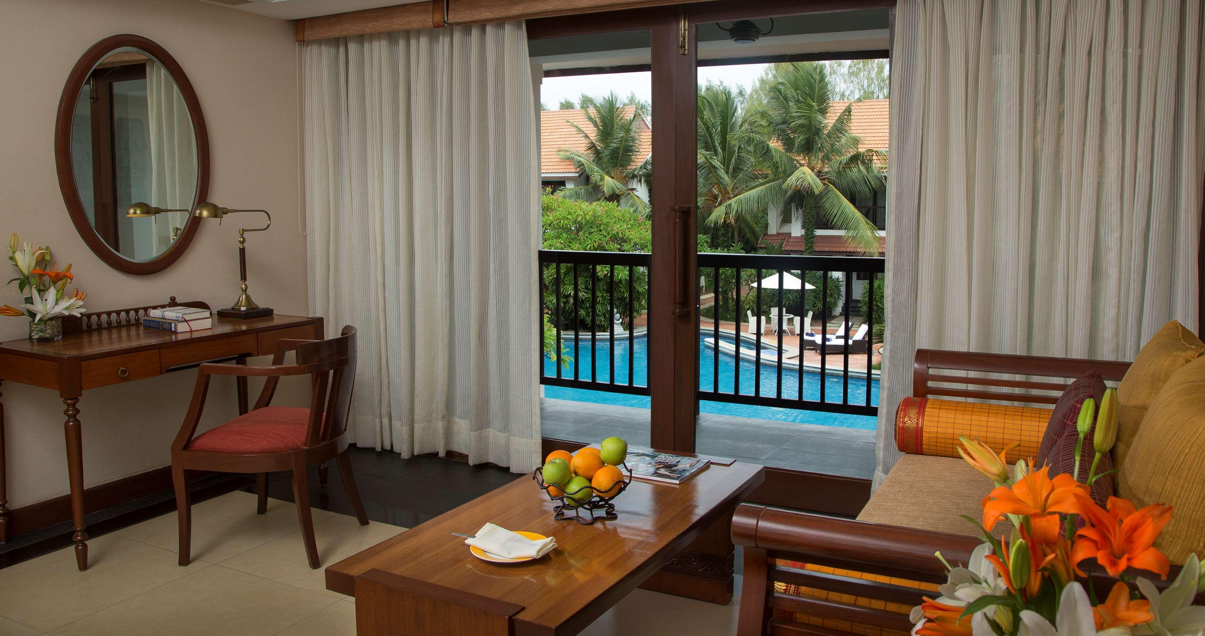 Radisson Blu Resort Temple Bay Mamallapuram Экстерьер фото A room at the resort